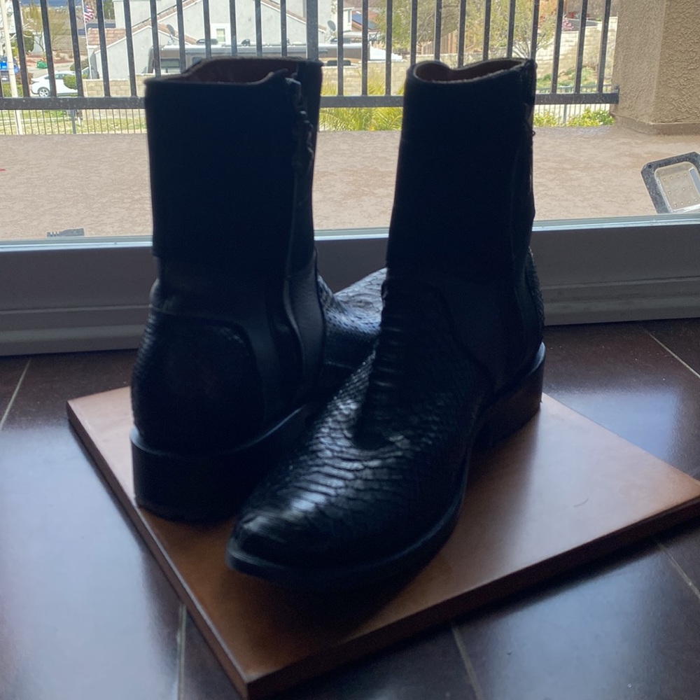 Python Boots - image 2